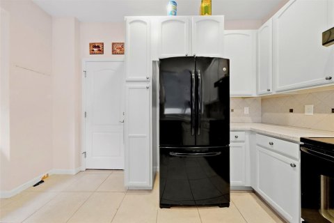 Touwnhouse à vendre à Largo, Floride: 3 chambres, 184.88 m2 № 2387377 - photo 6