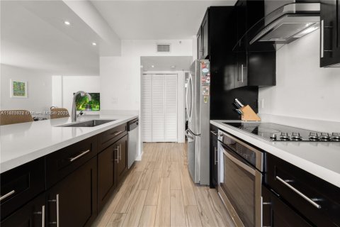 Купить кондоминиум в Майами, Флорида 1 спальня, 72м2, № 1979008 - фото 7