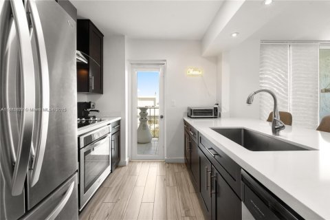 Кондоминиум с 1 спальней в Майами, Флорида № 1979008