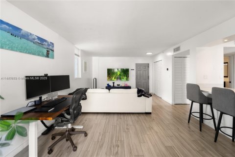 Купить кондоминиум в Майами, Флорида 1 спальня, 72м2, № 1979008 - фото 4