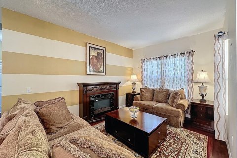Villa ou maison à vendre à Kissimmee, Floride: 4 chambres, 220.74 m2 № 1884552 - photo 16