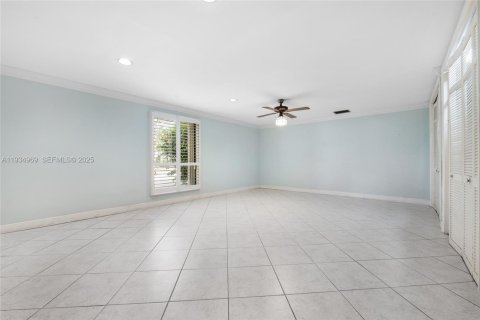 Casa en venta en Miami, Florida, 3 dormitorios, 201.04 m2 № 1993236 - foto 13