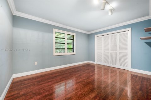 Casa en venta en Miami, Florida, 3 dormitorios, 201.04 m2 № 1993236 - foto 12