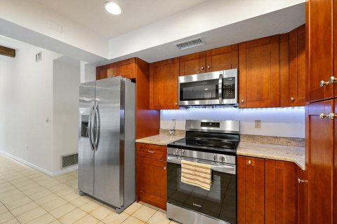 House in Sarasota, Florida 3 bedrooms, 198.44 sq.m. № 2147490 - photo 13