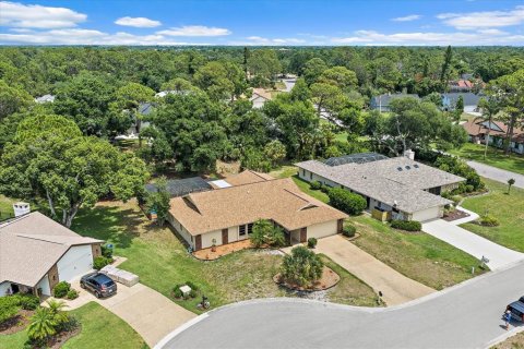 House in Sarasota, Florida 3 bedrooms, 198.44 sq.m. № 2147490 - photo 2