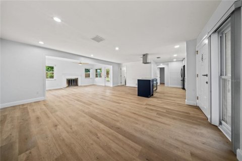 Casa en venta en Largo, Florida, 4 dormitorios, 117.34 m2 № 2384450 - foto 4
