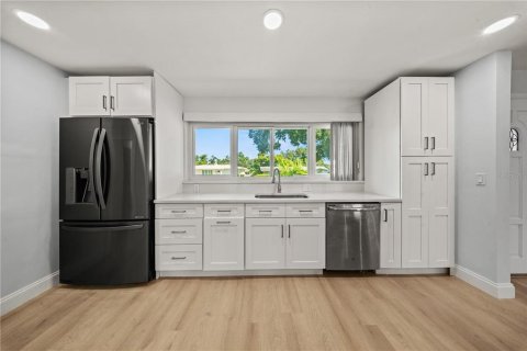 Casa en venta en Largo, Florida, 4 dormitorios, 117.34 m2 № 2384450 - foto 7