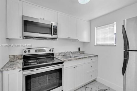 Appartement à louer à Miami, Floride: 1 chambre, 55.74 m2 № 2169737 - photo 2