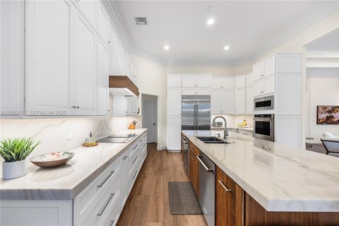 Villa ou maison à louer à Weston, Floride: 4 chambres, 311.32 m2 № 1977110 - photo 20