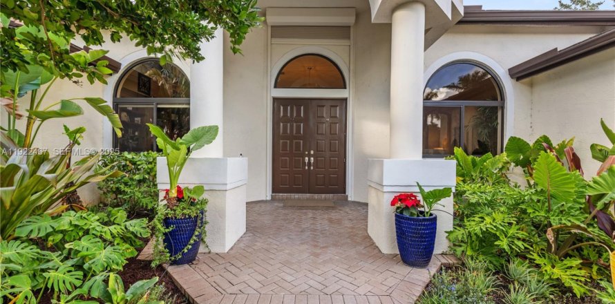 Villa ou maison à Weston, Floride 4 chambres, 311.32 m2 № 1977110