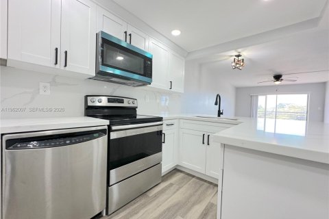 Купить кондоминиум в Санрайз, Флорида 2 спальни, 102.19м2, № 2024281 - фото 2