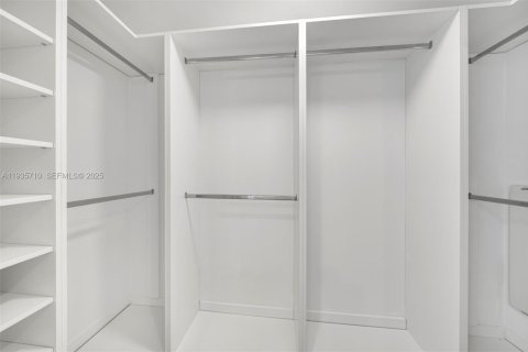 Condominio en venta en Bay Harbor Islands, Florida, 2 dormitorios, 124.58 m2 № 1993846 - foto 14