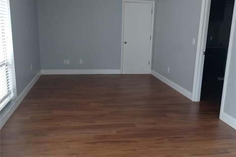 Commercial property in Tampa, Florida № 2239781 - photo 5
