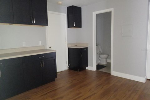 Commercial property in Tampa, Florida № 2239781 - photo 11