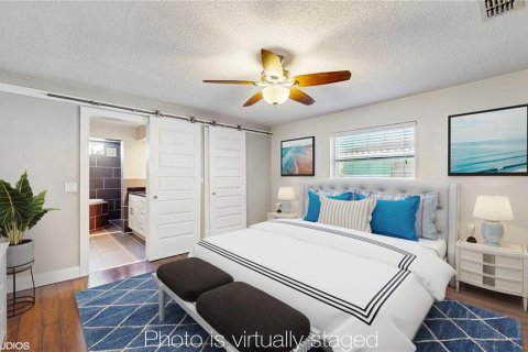 House in Merrit Island, Florida 3 bedrooms, 198.44 sq.m. № 1629535 - photo 22