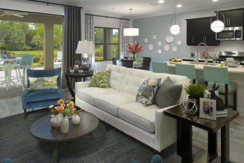 House in BOCA ROYALE GOLF AND COUNTRY CLUB in Englewood, Florida 3 bedrooms, 187 sq.m. № 196025 - photo 1