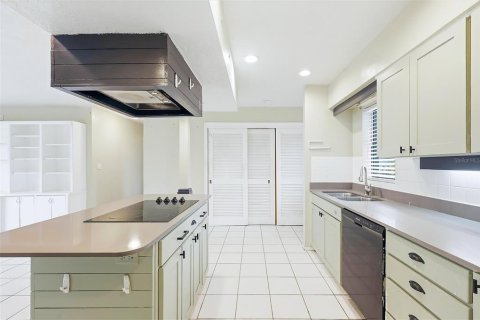 House in Bradenton, Florida 4 bedrooms, 193.7 sq.m. № 2204080 - photo 8