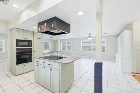 House in Bradenton, Florida 4 bedrooms, 193.7 sq.m. № 2204080 - photo 7