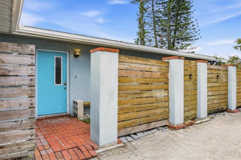 House in Bradenton, Florida 4 bedrooms, 193.7 sq.m. № 2204080 - photo 3