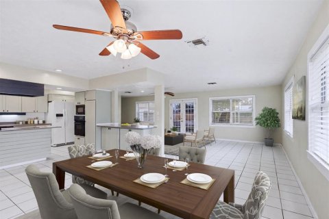 House in Bradenton, Florida 4 bedrooms, 193.7 sq.m. № 2204080 - photo 9