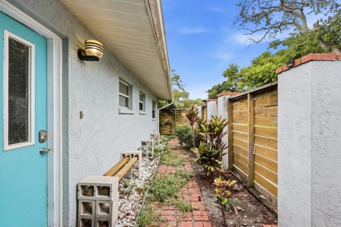 House in Bradenton, Florida 4 bedrooms, 193.7 sq.m. № 2204080 - photo 4