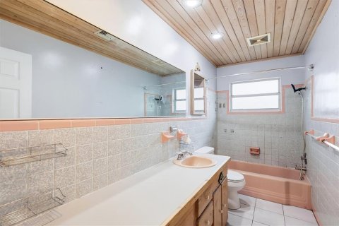 House in Bradenton, Florida 4 bedrooms, 193.7 sq.m. № 2204080 - photo 27