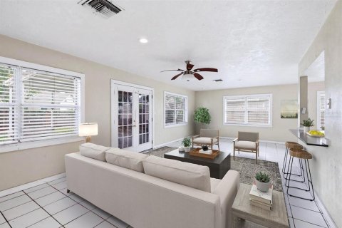 House in Bradenton, Florida 4 bedrooms, 193.7 sq.m. № 2204080 - photo 12