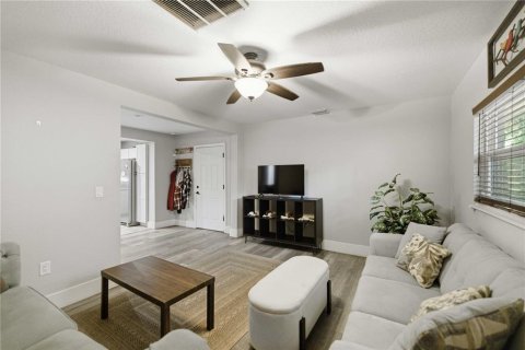 House in Ocala, Florida 3 bedrooms, 141.58 sq.m. № 2213561 - photo 10