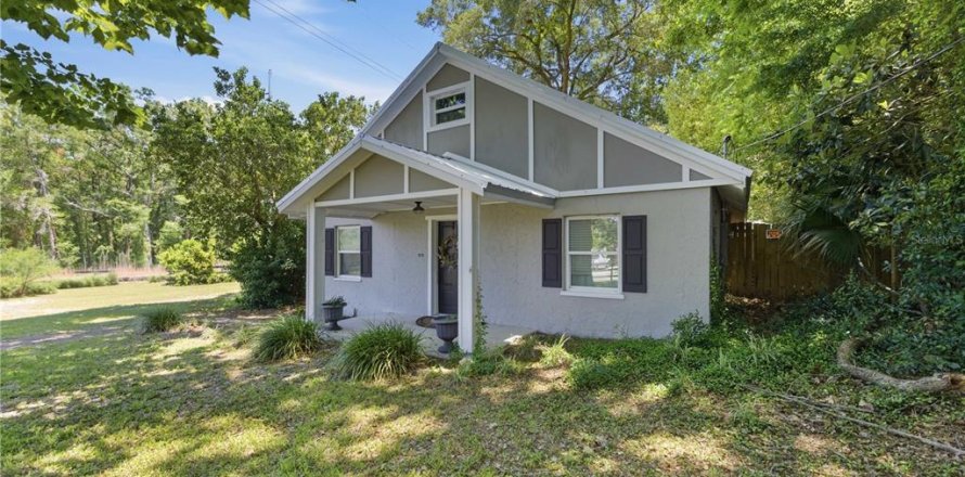 House in Ocala, Florida 3 bedrooms, 141.58 sq.m. № 2213561