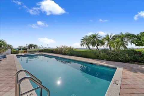 Condo in North Bay Village, Florida, 3 bedrooms  № 1867059 - photo 22