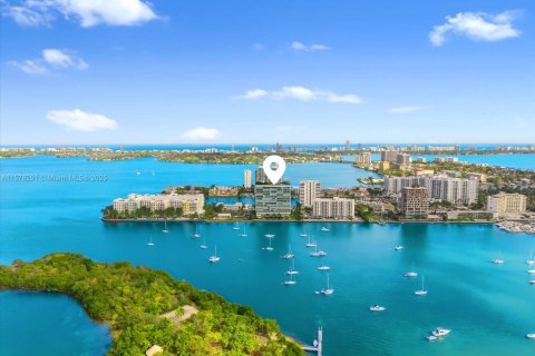 Condo in North Bay Village, Florida, 3 bedrooms  № 1867059 - photo 25