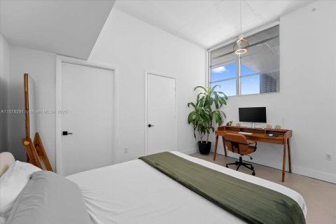 Condo in North Bay Village, Florida, 3 bedrooms  № 1867059 - photo 19