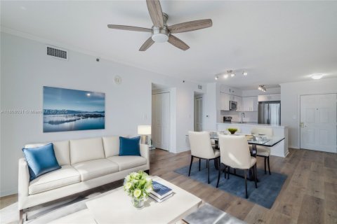 Купить кондоминиум в Майами, Флорида 2 спальни, 99.59м2, № 1978693 - фото 7