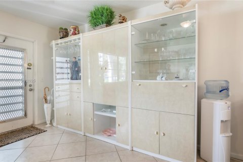Condominio en venta en Deerfield Beach, Florida, 1 dormitorio, 66.8 m2 № 1686127 - foto 5