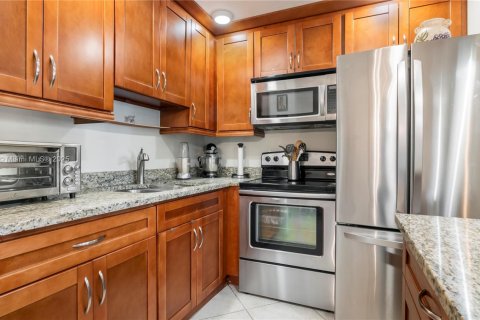 Condominio en venta en Deerfield Beach, Florida, 1 dormitorio, 66.8 m2 № 1686127 - foto 7