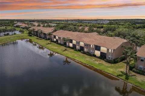 Condominio en Bradenton, Florida, 2 dormitorios  № 2120171