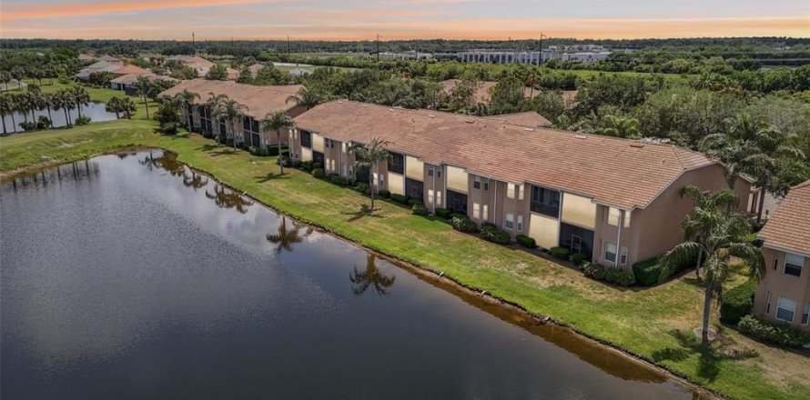 Condominio en Bradenton, Florida, 2 dormitorios № 2120171