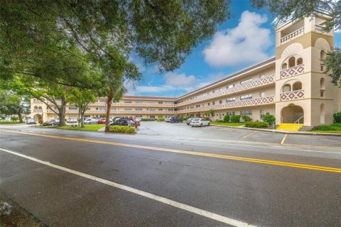 Condo in Clearwater, Florida, 2 bedrooms  № 2325000