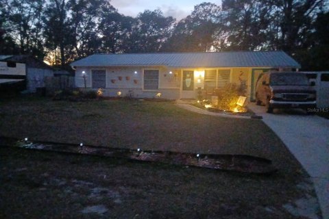 House in Summerfield, Florida 4 bedrooms, 150.04 sq.m. № 2099031