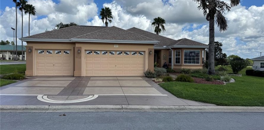 House in Summerfield, Florida 2 bedrooms, 184.78 sq.m. № 2355732