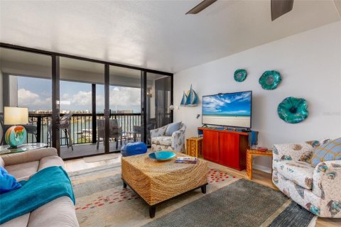 Condo in Saint Pete Beach, Florida, 2 bedrooms  № 1773445 - photo 3