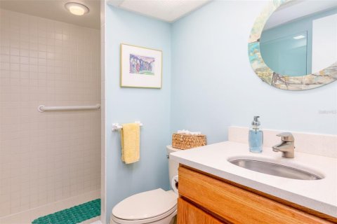 Condo in Saint Pete Beach, Florida, 2 bedrooms  № 1773445 - photo 29
