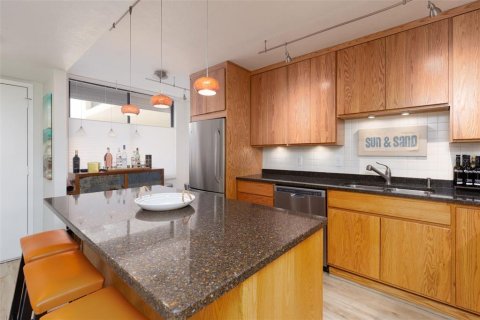 Condo in Saint Pete Beach, Florida, 2 bedrooms  № 1773445 - photo 11