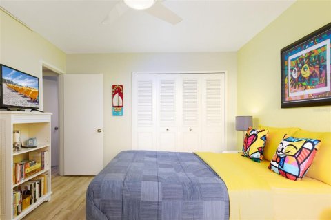 Condo in Saint Pete Beach, Florida, 2 bedrooms  № 1773445 - photo 28