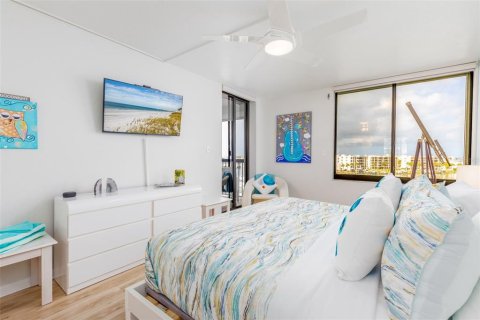 Condo in Saint Pete Beach, Florida, 2 bedrooms  № 1773445 - photo 18