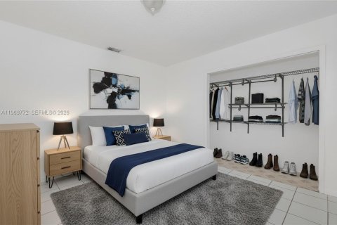 Townhouse in Hialeah, Florida 2 bedrooms, 100.33 sq.m. № 2031733 - photo 12