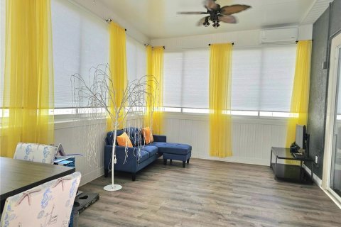 House in Zephyrhills, Florida 4 bedrooms, 231.51 sq.m. № 1841361 - photo 25