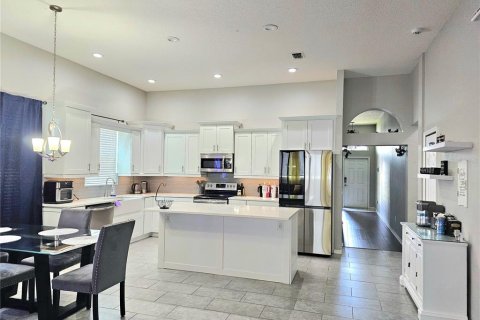 House in Zephyrhills, Florida 4 bedrooms, 231.51 sq.m. № 1841361 - photo 6