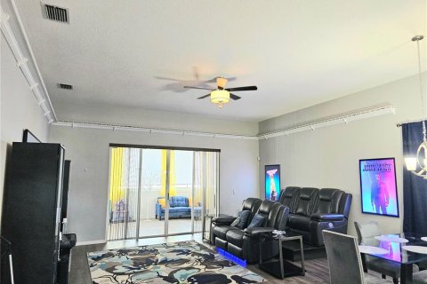 House in Zephyrhills, Florida 4 bedrooms, 231.51 sq.m. № 1841361 - photo 10