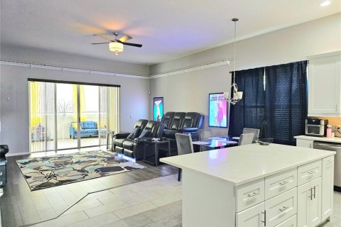 House in Zephyrhills, Florida 4 bedrooms, 231.51 sq.m. № 1841361 - photo 9